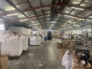 1200 m² Industrial space in New Germany