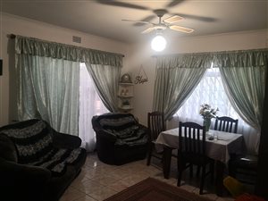 3 Bed House in Charlesville