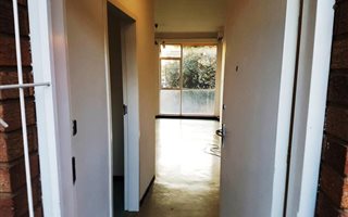 1 Bedroom Apartment in Krugersdorp Central