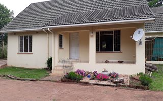 2 Bedroom House in Hillcrest Central