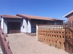 3 Bed House in Dobsonville