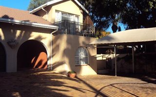 1 Bedroom Apartment in Gallo Manor