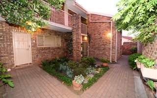 2 Bedroom Townhouse in Lyttelton Manor