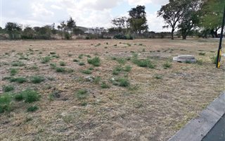 505 m² Land available in Brits