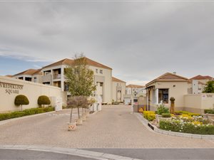 2 Bed Apartment in Vredekloof Heights