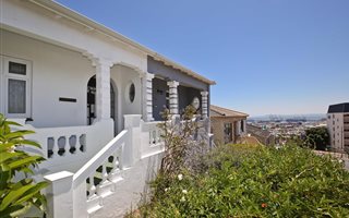2 Bedroom House in Walmer Estate