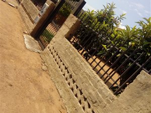 300 m² Land available in Lethlabile