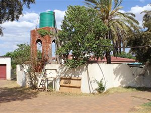 7.2 ha Farm in Kameeldrift West