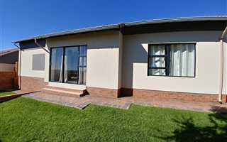 3 Bedroom Townhouse in Ruimsig
