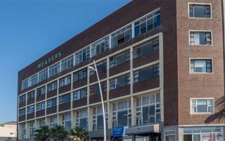 90 m² Commercial space in Quigney