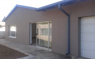 5 Bedroom House in Eloffsdal