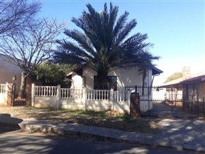 4 Bed House in Bosmont