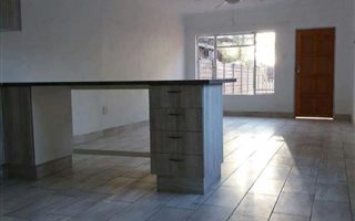 3 Bedroom Flat in Rietfontein