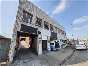 1500 m² Industrial space in Jacobs