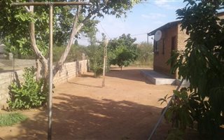 858 m² Land available in Lethlabile
