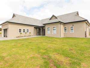 4 Bed House in Kingswood Golf Estate