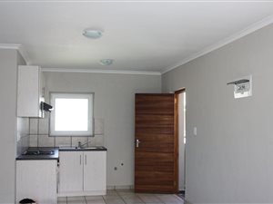 2 Bed Apartment in Paarl