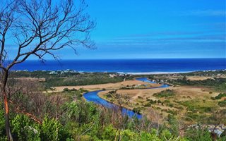 5.6 ha Land available in Hoekwil
