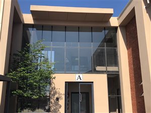 104 m² Office Space in Heuwelsig Estate