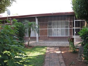 2 Bed Apartment in Mookgophong (Naboomspruit)