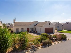 4 Bed House in Paryskloof
