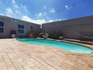 7 Bed House in Crawford