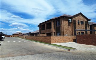 2 Bedroom Apartment in Tuscany Ridge