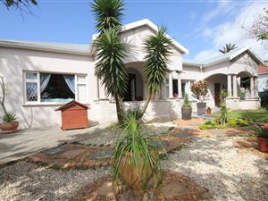 7 Bed House in Berea