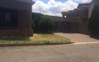 1053 m² Commercial space in Heidelberg Central