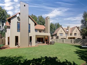 3 Bed House in Zwartkop Golf Estate