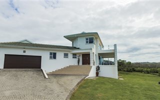 4 Bedroom House in Kwelera