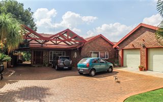4 Bedroom House in Florauna
