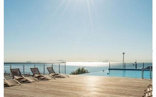 1 Bedroom Apartment in Waterfront