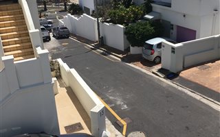 2 Bedroom Apartment in Bantry Bay