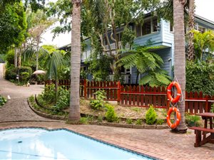 8 Bed House in Old Place