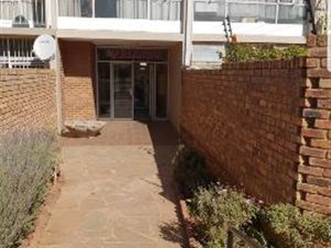 2 Bed Flat in Marlands