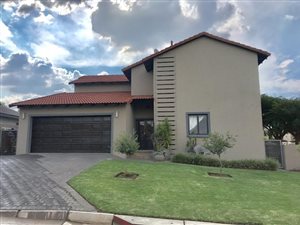 4 Bedroom House in Leeuwenhof Estate