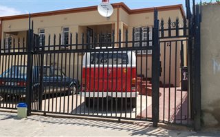 2 Bedroom House in Rosettenville