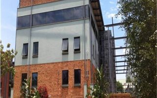444 m² Office Space in Halfway House