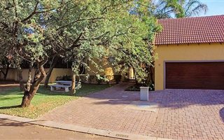 5 Bedroom Cluster in Midstream Estate