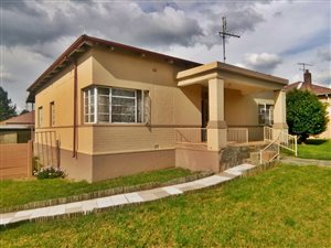 3 Bedroom House in Krugersdorp Central
