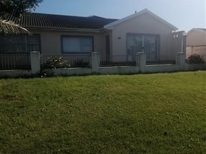 7 Bed House in Kaysers Beach
