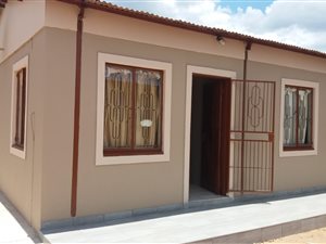 2 Bed House in Mahwelereng