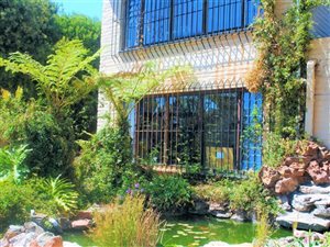 5 Bed House in Monument