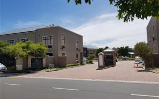 153 m² Commercial space in Century City