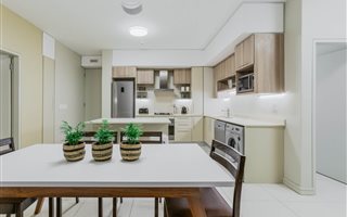 2 Bedroom Apartment in Rosebank