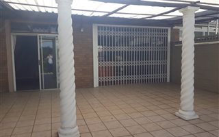 2 Bedroom Apartment in Vanderbijlpark SW