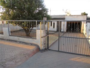 2 Bed House in Atteridgeville