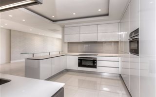 3 Bedroom Apartment in Houghton Estate