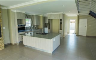 3 Bedroom House in Hazeldean (Silverlakes Surroundings)